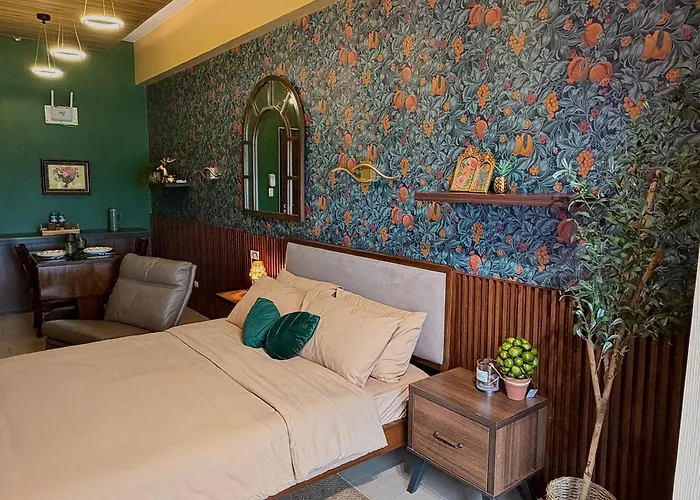 Eastwood - Botanical Premium * Manila